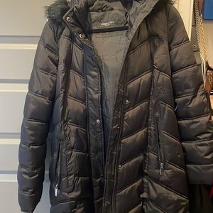Lightly used Kenneth Cole putter jacket w/ fur hood